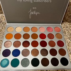 JH palette. Unused, a couple colors swatched.